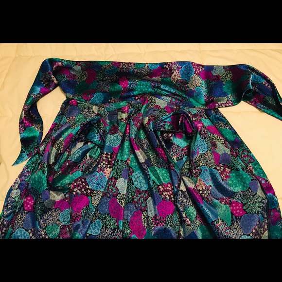 Vintage 80’s PussyBow Blouse -SOLD- - Picture 4 of 6